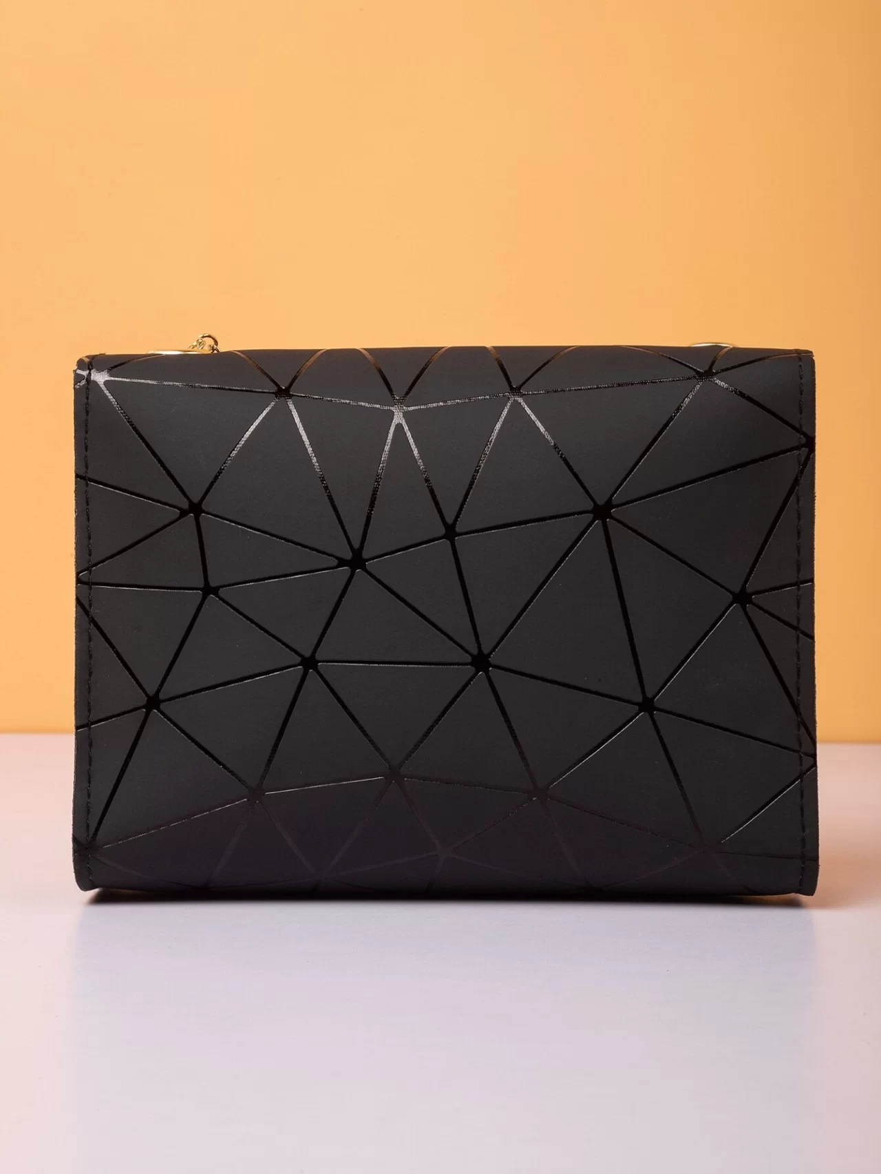 Geantă cu model geometric Twist Lock - imagine 3