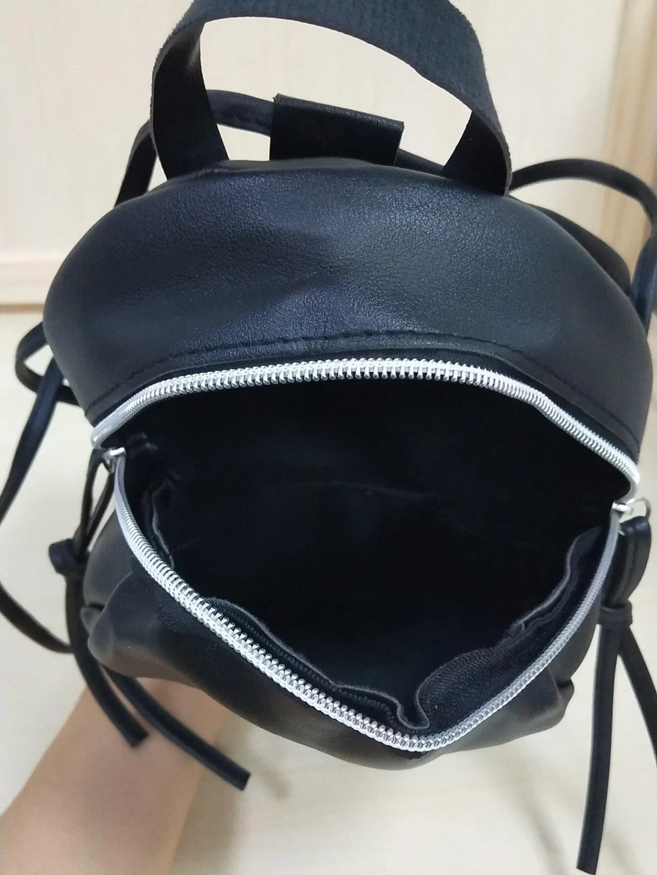 Rucsac negru curbat - imagine 3